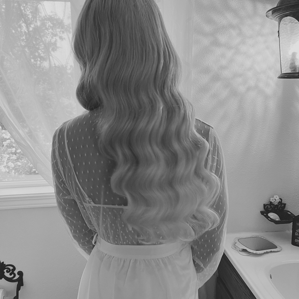 Showstopper Robe - Picture 5 of 5